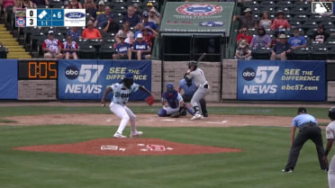 Daniel Dickinson singles on a sharp ground ball to left fielder Jose Escobar. Luis Peña scores. Braylon Payne scores. Daniel Dickinson to 2nd.