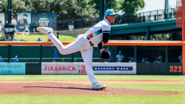 Mayer Shines In Constellation Field Debut