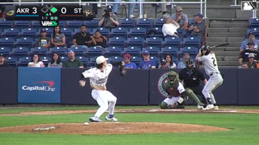 Alex Mooney homers (7) on a fly ball to left center field. Ryan Cesarini scores.