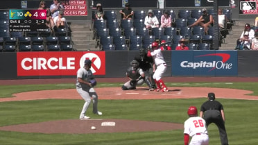 Manuel Beltre out on a sacrifice fly to right fielder Carlos Jimenez. Eric Snow scores.