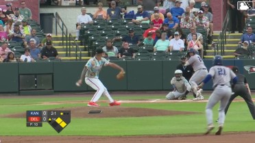 Stiven Flores grounds into a double play, shortstop DJ Layton to second baseman Jose Perez to first baseman Andrés Nolaya. Derek Cerda out at 2nd. Stiven Flores out at 1st.
