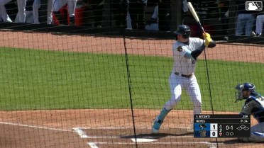 Eric Bitonti homers (4) on a fly ball to center field.