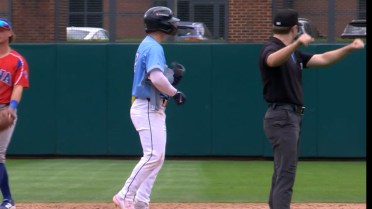 Travis Bazzana's three-hit game