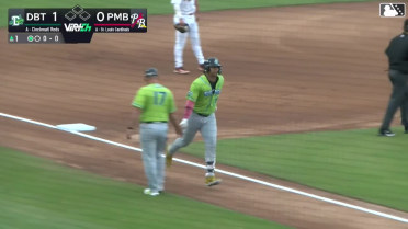 Alfredo Duno's solo home run