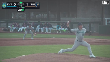Johan Macias singles on a line drive to center fielder Jonny Farmelo. Anthony Scull scores.