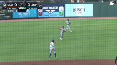 Henriquez makes diving catch