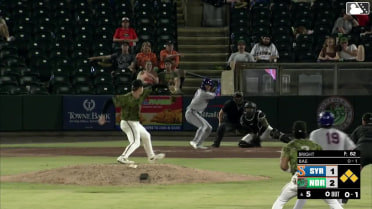 Trace Bright In play, run(s) to Ji Hwan Bae