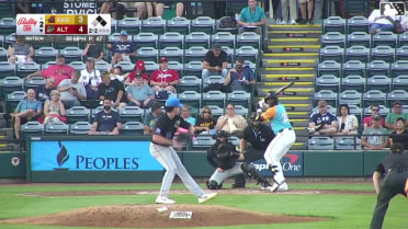 Murf Gray doubles (7) on a sharp line drive to center fielder Jace LaViolette. Jesus Castillo scores. Titus Dumitru to 3rd.