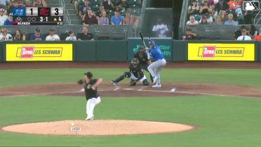 Matt Wilkinson In play, run(s) to Enrique Hernández