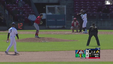 Andy Lugo out on a sacrifice fly to left fielder José Suárez. Rayne Doncon scores.