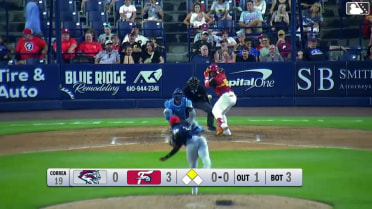 Aroon Escobar homers (7) on a fly ball to left center field. Raylin Heredia scores.