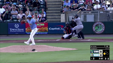 Maverick Handley homers (1) on a fly ball to left center field. José Azócar scores.