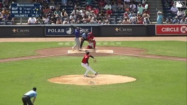 Carlos Mendoza homers (7) on a fly ball to right center field. Ismael Munguia scores.