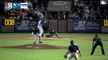 Kade Snell doubles (8) on a line drive to right fielder Luis Castillo. Jose Escobar scores. Angel Cepeda to 3rd.