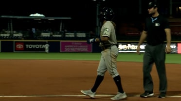 Justin Dean racks up three hits, three stolen bases