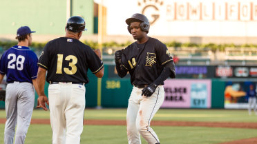 Tena and Perez spark Grizzlies offense in 7-4 victory versus Nuts