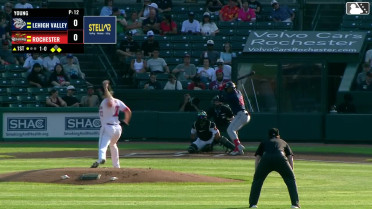 Alex Young In play, run(s) to Bryan De La Cruz