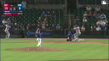 Willie MacIver homers (3) on a fly ball to right center field.
