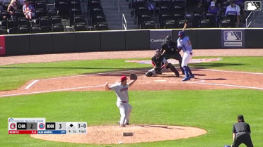 Alex Ramírez singles on a line drive to center fielder Carlos Jorge. Alex Madera scores.