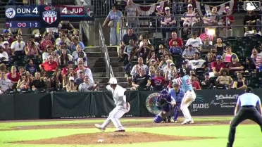 Luis  Fonseca Ball to Jose Monserrate
