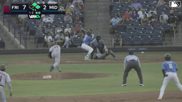 Leo De Vries singles on a line drive to center fielder Dylan Dreiling. Clark Elliott scores. Cameron Leary to 2nd.