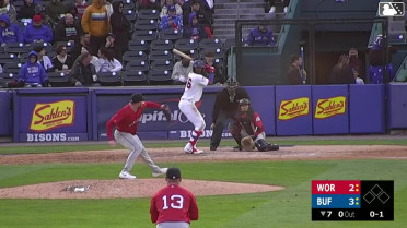 Je'Von Ward homers (1) on a fly ball to left center field.