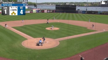 Tanner Jones In play, run(s) to Rodney Green Jr.