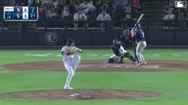 Eric Snow homers (1) on a fly ball to right field.