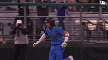 Tai Peete's solo home run