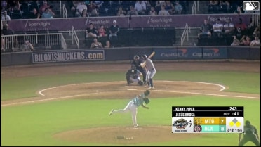 Kenny Piper singles on a line drive to left fielder Josh Adamczewski. Will Simpson scores. Cooper Kinney to 2nd.