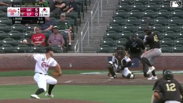 Osleivis Basabe doubles (16) on a fly ball to left fielder Pablo Reyes. Scott Bandura scores.