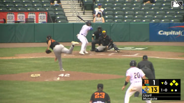 Daniel Lloyd In play, run(s) to Ismael Munguia