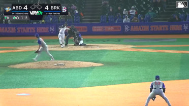 Ronald Hernandez slugs a walk-off homer