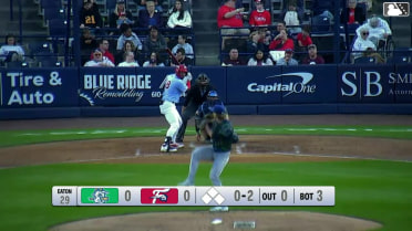 Alex Binelas homers (3) on a line drive to left center field.