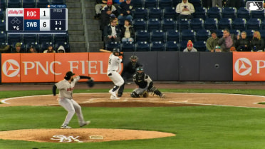 Jasson Domínguez homers (3) on a fly ball to right center field.