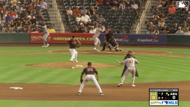 Eiberson Castellano In play, run(s) to Ryan Nicholson