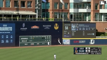 Tristan Peters's incredible leaping catch