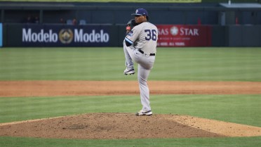 Naturals Keep Hooks At Bay 