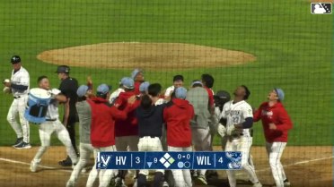 Branden Boissiere hits a walk-off two-run home run