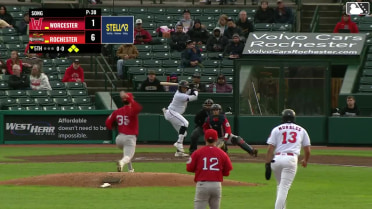 Noah Song In play, run(s) to Abimelec Ortiz