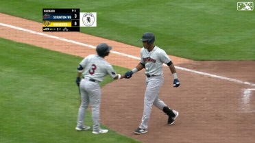 Franchy Cordero launches a solo homer to right field