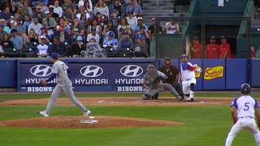 Alejandro Kirk 2 RBI Single