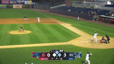 Ethan Petry doubles (1) on a sharp line drive to left fielder Raider Tello. Cristhian Vaquero scores. Angel Feliz scores.