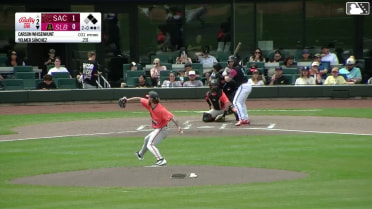 Yolmer Sánchez doubles (6) on a line drive to left fielder Thomas Gavello. Donovan Walton scores. Trey Mancini scores.