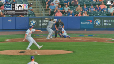 Ralphy Velazquez's solo homer