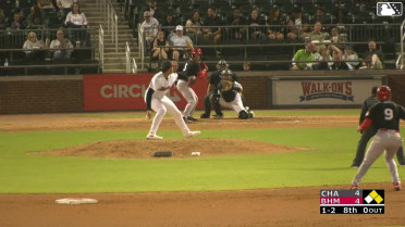 Cade Hunter singles on a ground ball to center fielder Braden Montgomery. Zavier Warren scores. Ruben Ibarra to 2nd.