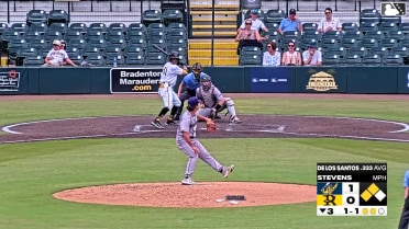 Johan De Los Santos singles on a ground ball to second baseman Dameury Pena. Richard Ramirez scores. Cristian Jauregui to 3rd.