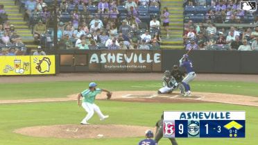 Trey Snyder out on a sacrifice fly to left fielder Caden Powell. Elian Peña scores.