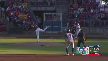 Cristian Hernandez's two-run home run