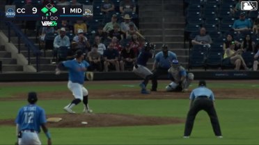 Yamal Encarnacion singles on a ground ball to shortstop Leo De Vries. Max Holy scores. Drew Brutcher to 2nd.